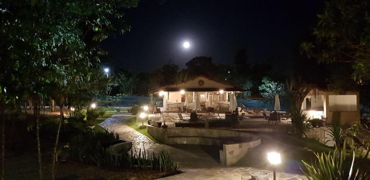 Orla Morada Do Sol Hotel Pirenopolis Bagian luar foto